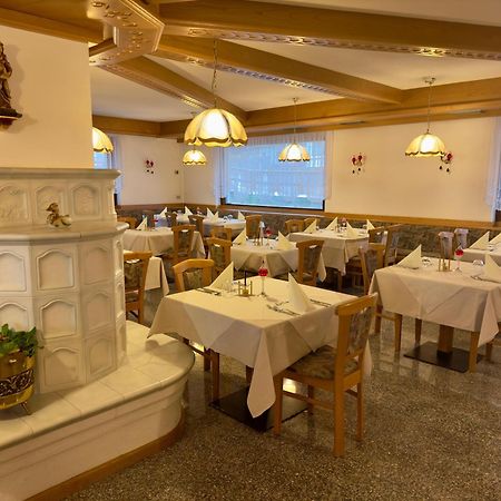 Hotel Sella Ronda Serenella 캄피텔로디파사 외부 사진
