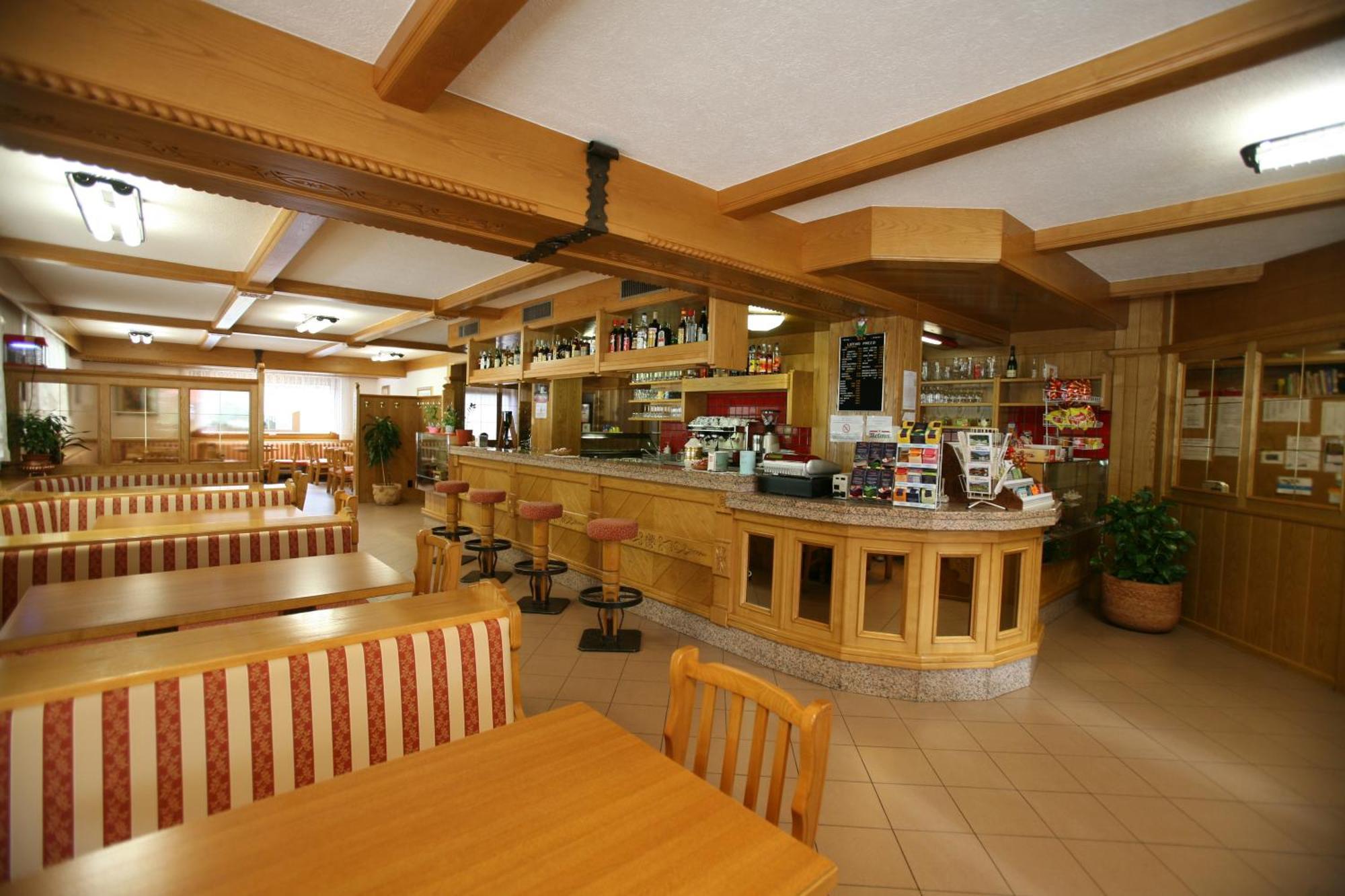 Hotel Sella Ronda Serenella 캄피텔로디파사 외부 사진