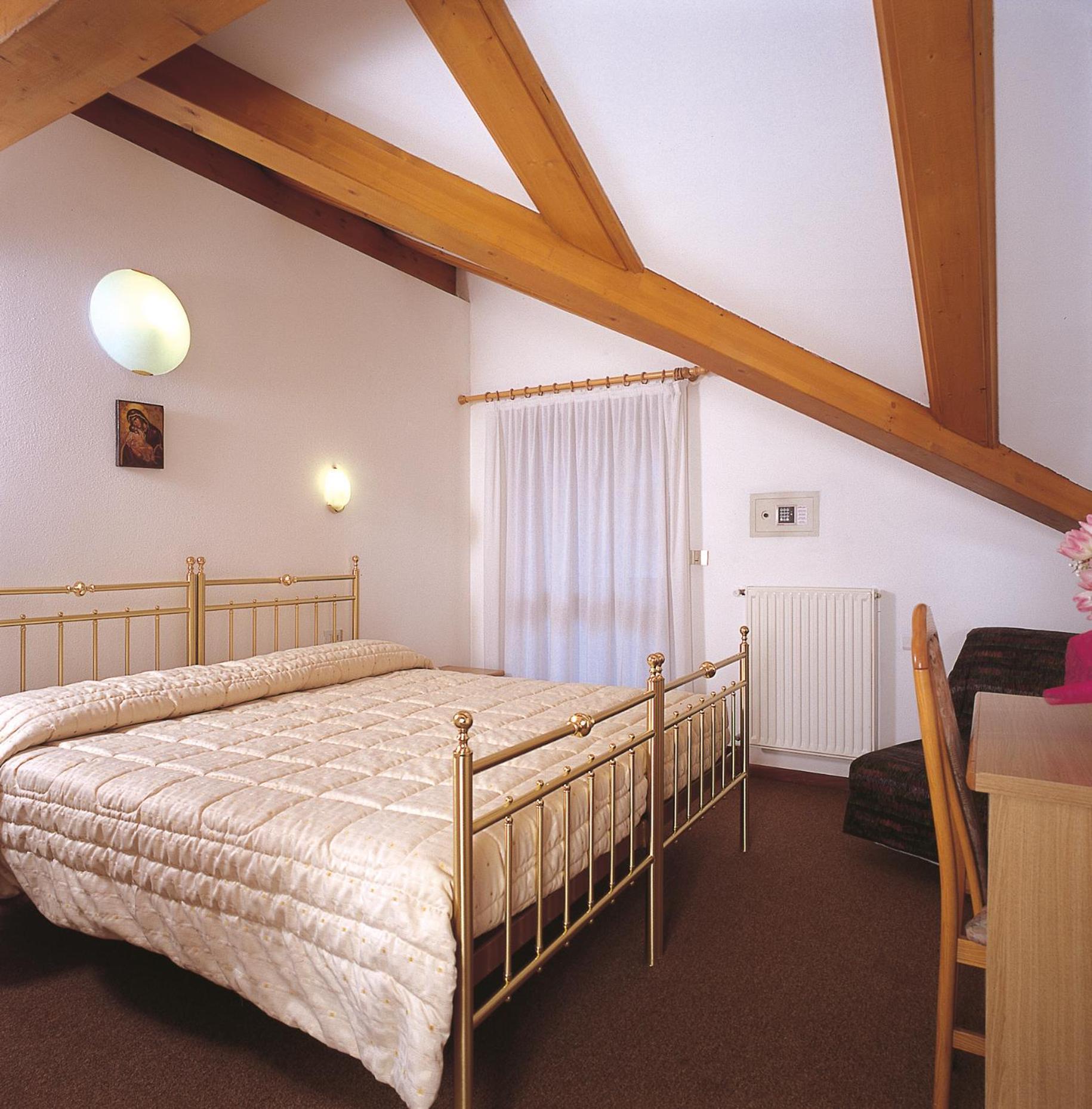 Hotel Sella Ronda Serenella 캄피텔로디파사 외부 사진