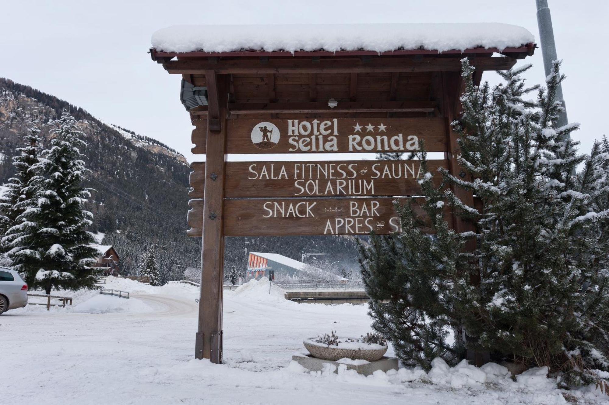 Hotel Sella Ronda Serenella 캄피텔로디파사 외부 사진