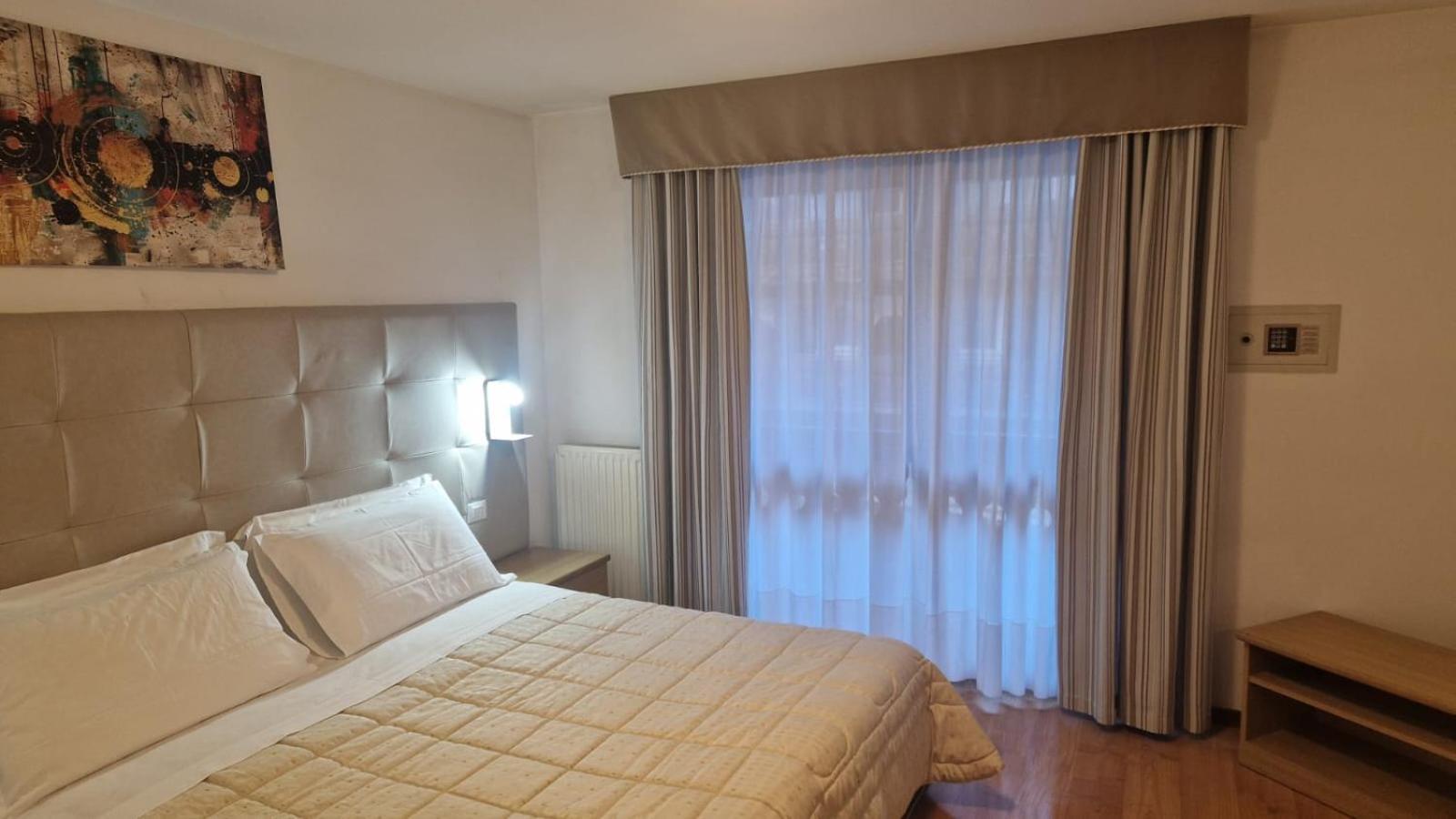 Hotel Sella Ronda Serenella 캄피텔로디파사 외부 사진