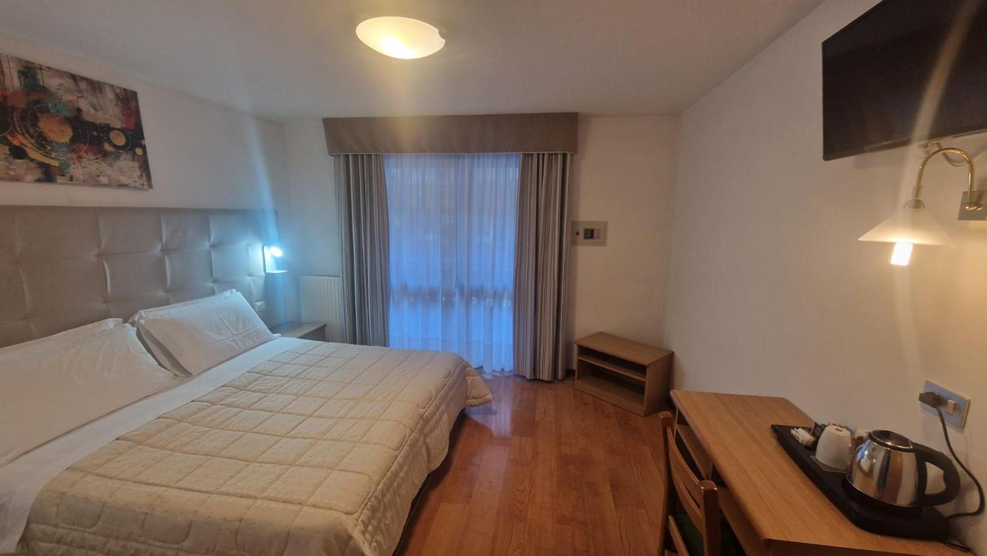 Hotel Sella Ronda Serenella 캄피텔로디파사 외부 사진
