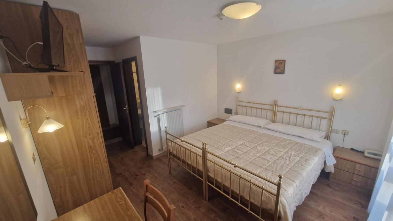 Hotel Sella Ronda Serenella 캄피텔로디파사 외부 사진
